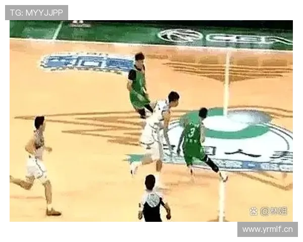 篮球回场规则差异：FIBA与NBA判罚标准解析